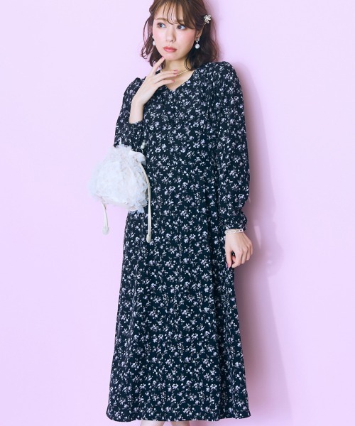 marun(マルン)の「<大きいサイズ> 花柄ワンピース marun(ワンピース・レディース・ブラック/ピンク・5L/4L/3L/LL/L)」の7枚目の写真