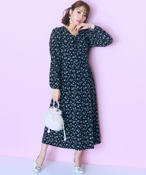 marun(マルン)の「<大きいサイズ> 花柄ワンピース marun(ワンピース・レディース・ブラック/ピンク・5L/4L/3L/LL/L)」の8枚目の写真