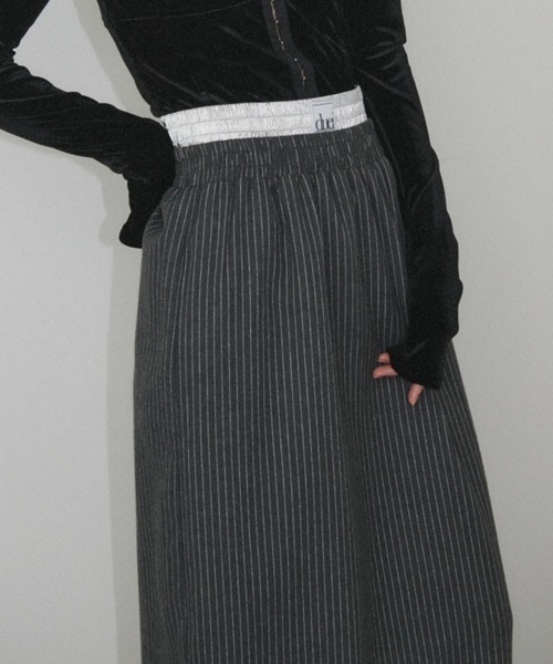 duei（デュイ）の「ウエストレイヤードストライプスカート（スカート・レディース・ブラック/グレー・FREE）」の2枚目の写真