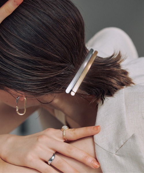 ciite'（シーテ）の「ロングシンプリー バレッタ（バレッタ/ヘアクリップ・レディース・ゴールド/シルバー・FREE）」の4枚目の写真