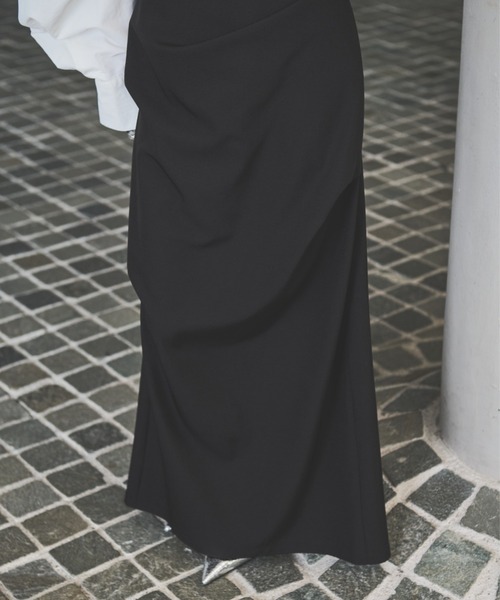 AIC.（エーアイシー）の「ドレープロングスカート（スカート・レディース・ブラウン/ネイビー/ブラック/アイボリー・FREE）」の7枚目の写真
