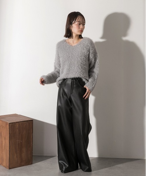ad thie(アドティエ)の「ラメシャギー Vネックニット(ニット/セーター・レディース・オフホワイト/ライトグレー/チャコール/ベージュ・FREE)」の20枚目の写真
