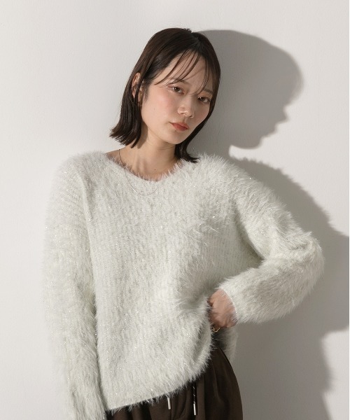 ad thie(アドティエ)の「ラメシャギー Vネックニット(ニット/セーター・レディース・オフホワイト/ライトグレー/チャコール/ベージュ・FREE)」の16枚目の写真