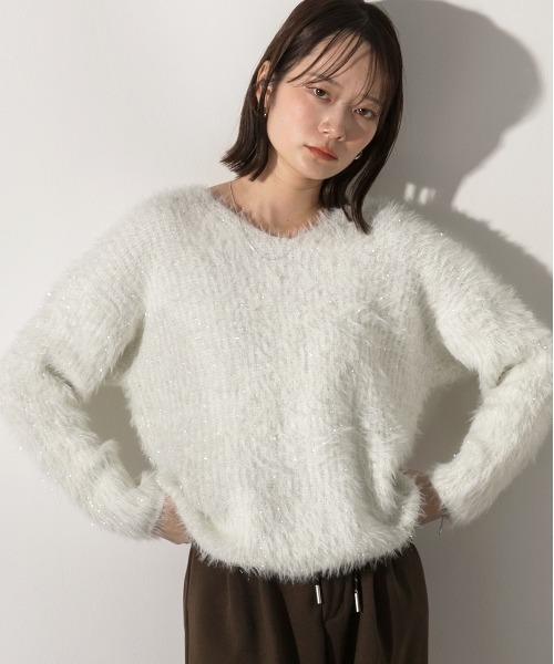 ad thie(アドティエ)の「ラメシャギー Vネックニット(ニット/セーター・レディース・オフホワイト/ライトグレー/チャコール/ベージュ・FREE)」の15枚目の写真