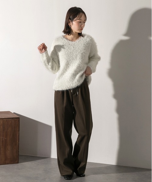 ad thie(アドティエ)の「ラメシャギー Vネックニット(ニット/セーター・レディース・オフホワイト/ライトグレー/チャコール/ベージュ・FREE)」の12枚目の写真