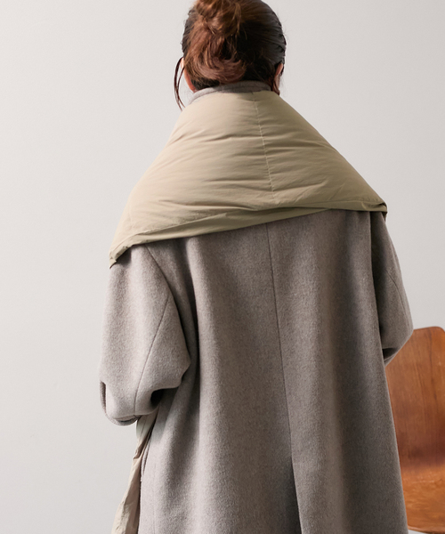 JOURNAL STANDARD（ジャーナルスタンダード）の「ナイロンタフタダウンマフラー（マフラー・レディース・ブラック/ベージュ・FREE）」の15枚目の写真