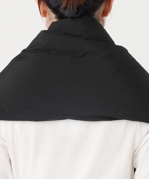 JOURNAL STANDARD（ジャーナルスタンダード）の「ナイロンタフタダウンマフラー（マフラー・レディース・ブラック/ベージュ・FREE）」の11枚目の写真