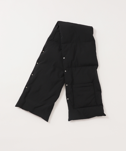 JOURNAL STANDARD（ジャーナルスタンダード）の「ナイロンタフタダウンマフラー（マフラー・レディース・ブラック/ベージュ・FREE）」の4枚目の写真