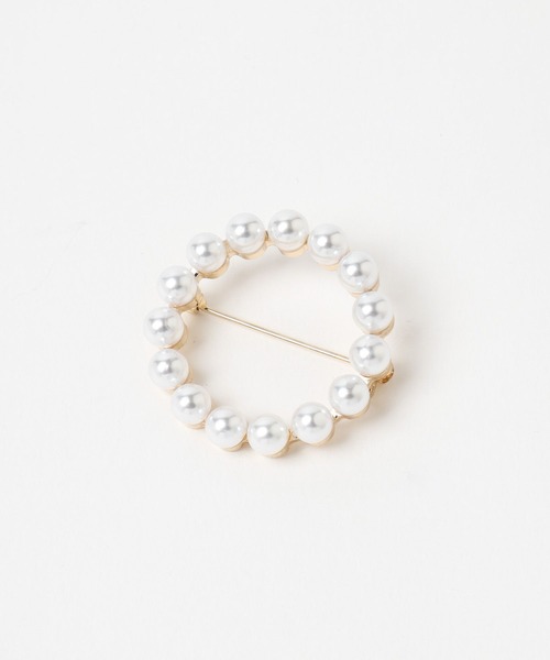 Elura（エルーラ）の「＜2025ceremony＞サークルパールブローチ/252369（ブローチ/コサージュ・レディース・ゴールド/シルバー・ONE SIZE）」の2枚目の写真