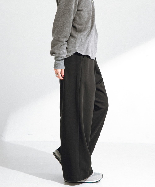 URBAN RESEARCH Sonny Label（アーバンリサーチサニーレーベル）の「タックワイドイージーパンツ（その他パンツ・レディース・ブラック/グレー・36/38）」の21枚目の写真