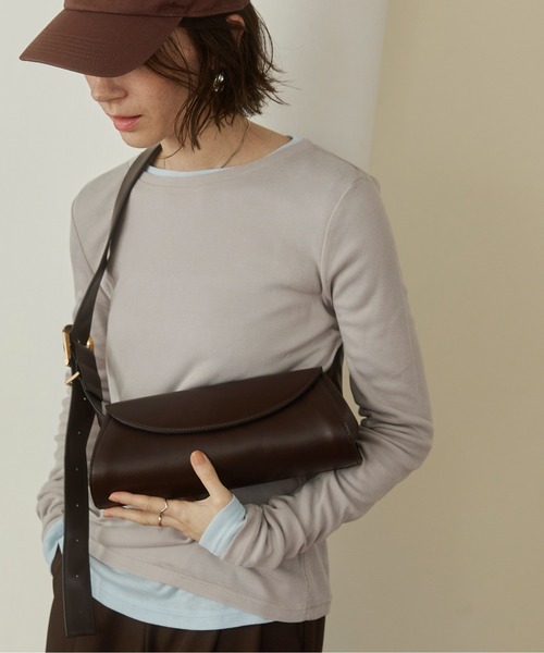 ANGIE（アンジー）の「ロールショルダーBAG（ショルダーバッグ・レディース・ブラウン/ブラック/ワインレッド/ダークブラウン/オフホワイト・FREE）」の3枚目の写真