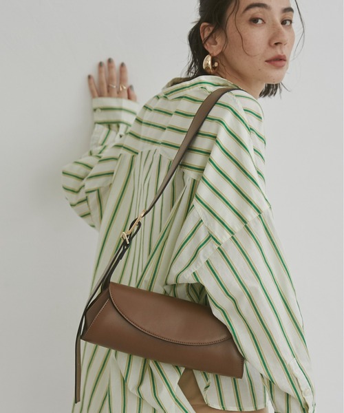 ANGIE（アンジー）の「ロールショルダーBAG（ショルダーバッグ・レディース・ブラウン/ブラック/ワインレッド/ダークブラウン/オフホワイト・FREE）」の4枚目の写真