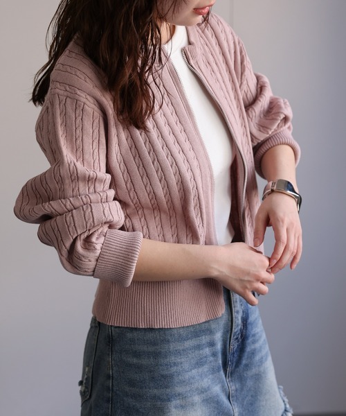 ap retro（アプレトロ）の「プレート付ベビーケーブルZIPカーデ《動画あり》（カーディガン/ボレロ・レディース・ライトグレー/ブラック/オフホワイト/ピンク・FREE）」の4枚目の写真