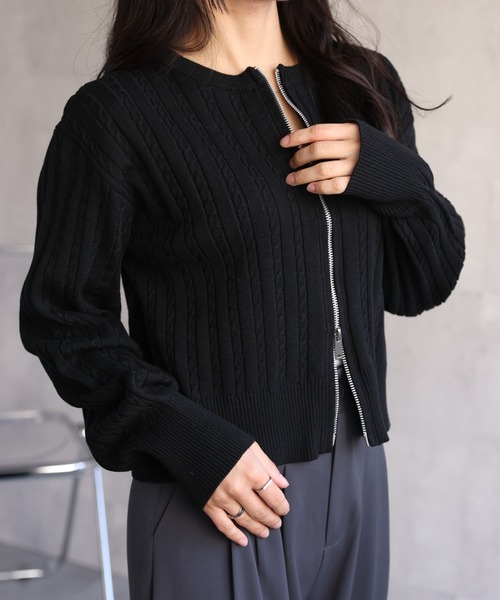 ap retro（アプレトロ）の「プレート付ベビーケーブルZIPカーデ《動画あり》（カーディガン/ボレロ・レディース・ライトグレー/ブラック/オフホワイト/ピンク・FREE）」の6枚目の写真