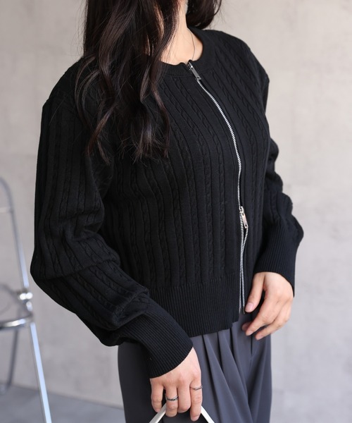 ap retro（アプレトロ）の「プレート付ベビーケーブルZIPカーデ《動画あり》（カーディガン/ボレロ・レディース・ライトグレー/ブラック/オフホワイト/ピンク・FREE）」の7枚目の写真