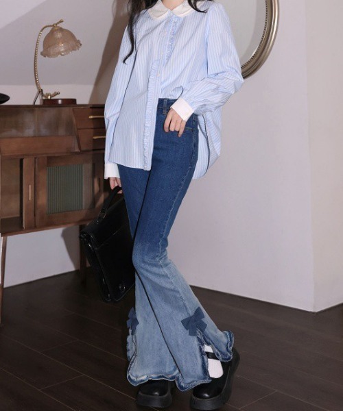 Mejoul(メジュール)の「サイドスリット フリルリボングラデーション フレアスキニーデニム(デニムパンツ・レディース・ブラック/ブルー・S/M)」の20枚目の写真