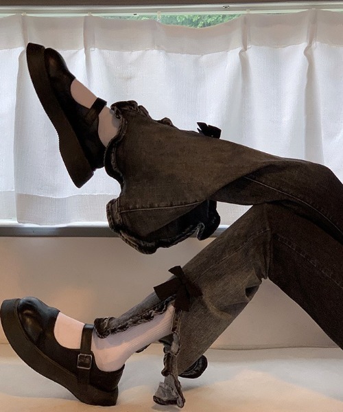 Mejoul(メジュール)の「サイドスリット フリルリボングラデーション フレアスキニーデニム(デニムパンツ・レディース・ブラック/ブルー・S/M)」の19枚目の写真