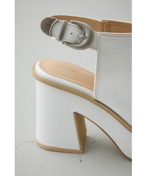 AZUL by moussy（アズールバイマウジー）の「ウエスタンバックルブーティーサンダル（サンダル・レディース・ブラック/アイボリー・LARGE/MEDIUM/SMALL）」の8枚目の写真