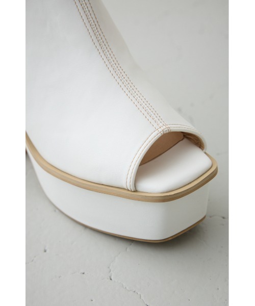 AZUL by moussy（アズールバイマウジー）の「ウエスタンバックルブーティーサンダル（サンダル・レディース・ブラック/アイボリー・LARGE/MEDIUM/SMALL）」の10枚目の写真