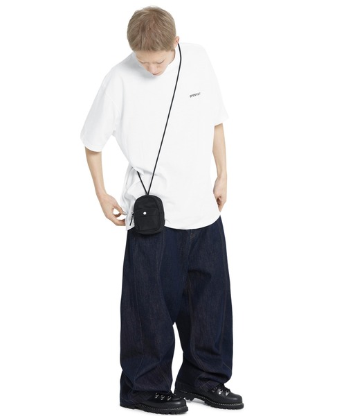 OY（オーワイ）の「『OY/オーワイ』NYLON CROSSBODY POUCH/ナイロン クロスボディポーチ（ボディバッグ/ウエストポーチ・レディース・ブラック・FREE）」の4枚目の写真