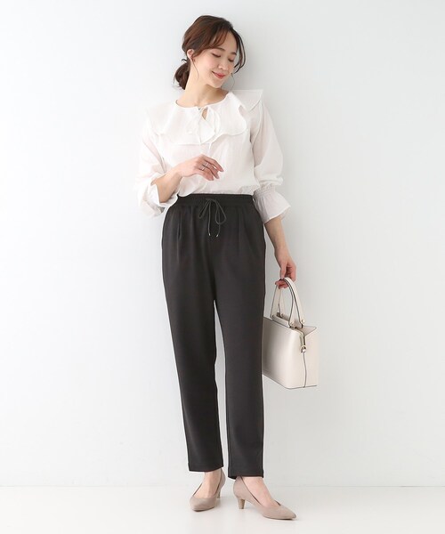 SHOO・LA・RUE（シューラルー）の「【洗える】脚のラインを拾いにくい スマートイージー テーパードパンツ（その他パンツ・レディース・ブラック/ライトベージュ/オレンジ/チャコールグレー/ブルー・01/10/05/04/03/02）」の8枚目の写真