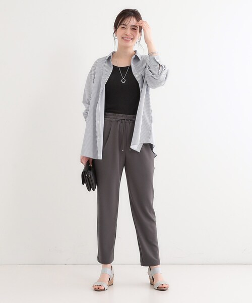 SHOO・LA・RUE（シューラルー）の「【洗える】脚のラインを拾いにくい スマートイージー テーパードパンツ（その他パンツ・レディース・ブラック/ライトベージュ/オレンジ/チャコールグレー/ブルー・01/10/05/04/03/02）」の12枚目の写真