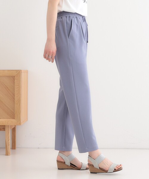 SHOO・LA・RUE（シューラルー）の「【洗える】脚のラインを拾いにくい スマートイージー テーパードパンツ（その他パンツ・レディース・ブラック/ライトベージュ/オレンジ/チャコールグレー/ブルー・01/10/05/04/03/02）」の19枚目の写真
