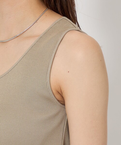 green label relaxing（グリーンレーベルリラクシング）の「ブライトリブ スクープネック タンクトップ -制菌-（タンクトップ・レディース・ブラック/オフホワイト/モカ・FREE）」の14枚目の写真