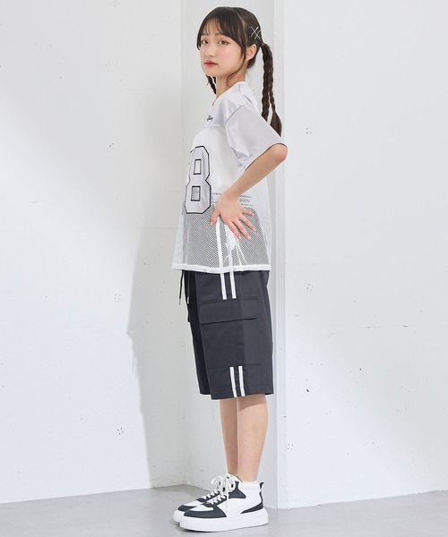 BISKEE（ビスキー）の「サイドラインバミューダパンツ（カーゴパンツ・キッズ・ブラック/オフホワイト・160cm/140cm/150cm）」の19枚目の写真