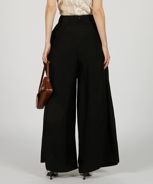 PRANK PROJECT（プランクプロジェクト）の「レイヤードサテンボリュームパンツ / Layered Satin Volume Pants（その他パンツ・レディース・アイボリー/ブラック/ライトイエロー・36/38）」の20枚目の写真