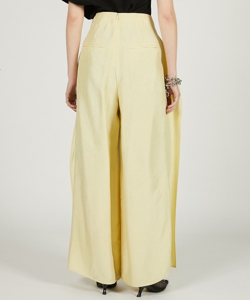 PRANK PROJECT（プランクプロジェクト）の「レイヤードサテンボリュームパンツ / Layered Satin Volume Pants（その他パンツ・レディース・アイボリー/ブラック/ライトイエロー・36/38）」の14枚目の写真