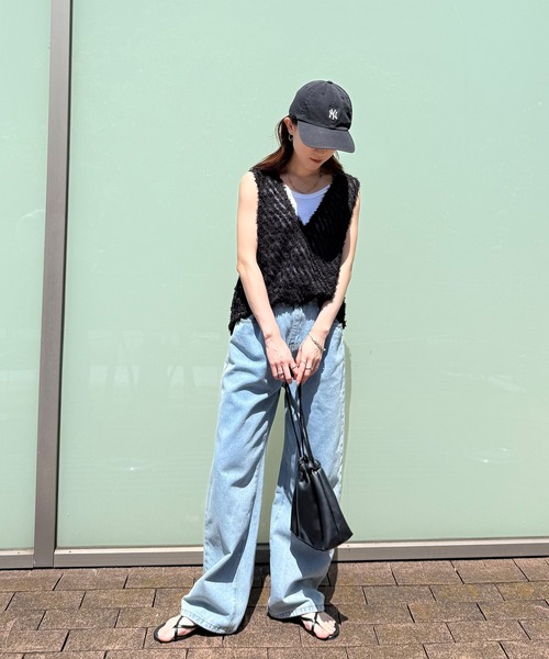 ISOOK（アイスー）の「【ISOOK / アイスー】前後2wayフリンジベスト / ノースリーブ カットジャガード オーガンジー シアー Vネック クルーネック チュニック ロング丈 ホワイト ブラック 白 黒 ZOZOTOWN限定（タンクトップ・レディース・アイボリー/ブラック・FREE）」の13枚目の写真