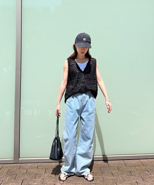 ISOOK（アイスー）の「【ISOOK / アイスー】前後2wayフリンジベスト / ノースリーブ カットジャガード オーガンジー シアー Vネック クルーネック チュニック ロング丈 ホワイト ブラック 白 黒 ZOZOTOWN限定（タンクトップ・レディース・アイボリー/ブラック・FREE）」の21枚目の写真