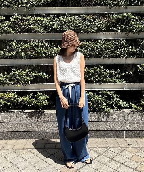 ISOOK（アイスー）の「【ISOOK / アイスー】前後2wayフリンジベスト / ノースリーブ カットジャガード オーガンジー シアー Vネック クルーネック チュニック ロング丈 ホワイト ブラック 白 黒 ZOZOTOWN限定（タンクトップ・レディース・アイボリー/ブラック・FREE）」の7枚目の写真