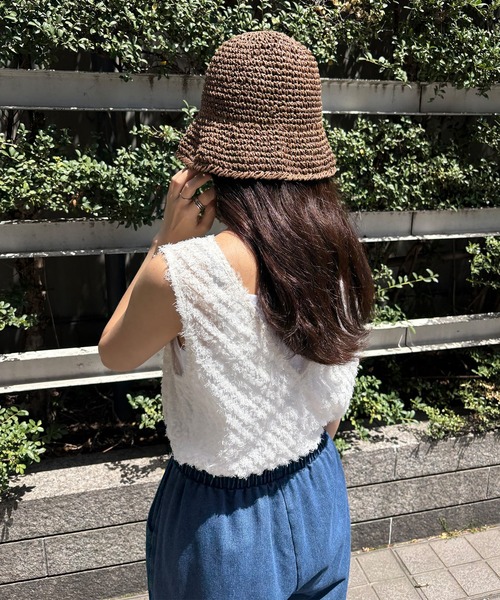 ISOOK（アイスー）の「【ISOOK / アイスー】前後2wayフリンジベスト / ノースリーブ カットジャガード オーガンジー シアー Vネック クルーネック チュニック ロング丈 ホワイト ブラック 白 黒 ZOZOTOWN限定（タンクトップ・レディース・アイボリー/ブラック・FREE）」の16枚目の写真