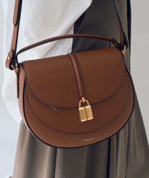 DeMellier  Siena ショルダーバッグ The Siena Saddle | Black Small Grain | Demellier
