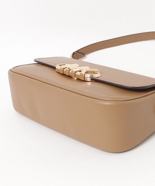 MICHAEL KORS(マイケルコース)の「MICHAEL KORS Parker Medium Shoulder Bag マイケルコース パーカー ミディアム レザーショルダーバッグ(ショルダーバッグ・レディース・ゴールド系その他/ブラック/ベージュ系その他・FREE)」の16枚目の写真