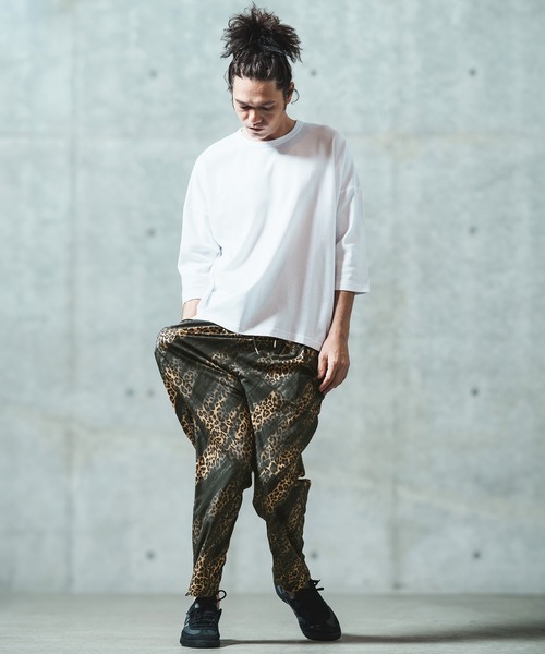 GLIMCLAP（グリムクラップ）の「mp13553- Leopard & handwriting pattern easy pants イージーパンツ（その他パンツ・メンズ・キャメル・S/M/L）」の7枚目の写真