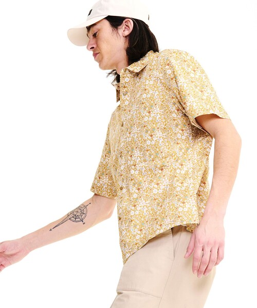 AIGLE(エーグル)の「リバティプリントショートスリーブシャツ(シャツ/ブラウス・メンズ・ブルー/ベージュ・L/XL/M)」の6枚目の写真
