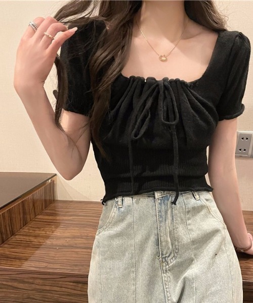 aremoi(アレモイ)の「【aremoi / アレモイ】ギャザーニットトップス(ニット/セーター・レディース・ベージュ/ブラック/グレー・FREE)」の1枚目の写真