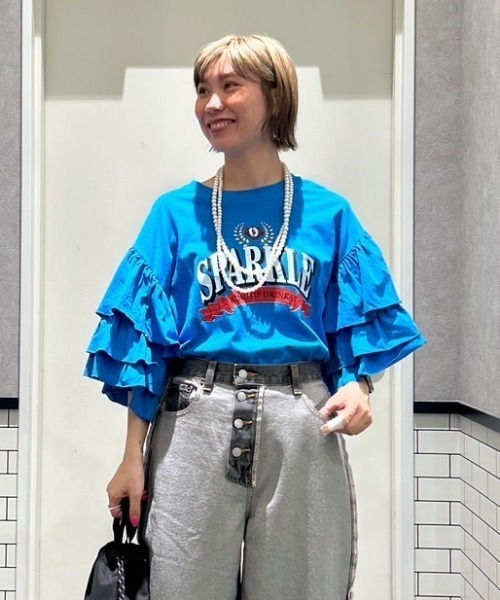 RODEO CROWNS WIDE BOWL（ロデオクラウンズワイドボウル）の「SPARKLE フリルトップス（Tシャツ/カットソー・レディース・オフホワイト/ライトブラック/ブルー・FREE）」の3枚目の写真