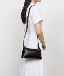 カシュカシュ cachecache / アシンメトリーバックルショルダー