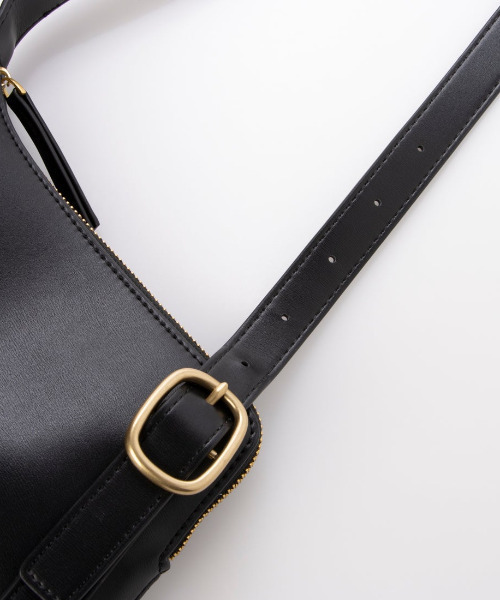 cache cache(カシュ カシュ)の「カシュカシュ cachecache / アシンメトリーバックルショルダー(ショルダーバッグ・レディース・ブラック/ライトグレー/ベージュ・FREE)」の9枚目の写真