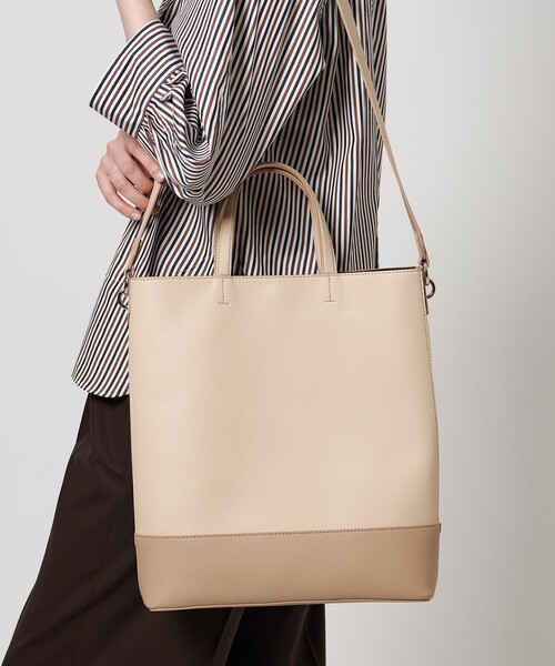 UNITED ARROWS(ユナイテッドアローズ)の「トリプルカラー バーチカル トートバッグ(トートバッグ・レディース・ナチュラル/ブラック・FREE)」の8枚目の写真