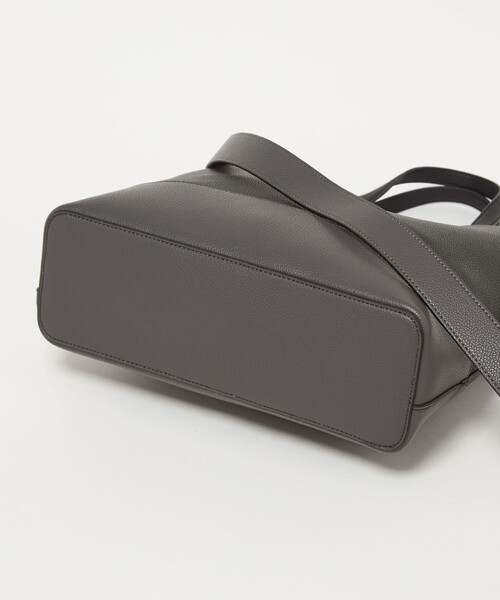 UNITED ARROWS(ユナイテッドアローズ)の「トリプルカラー バーチカル トートバッグ(トートバッグ・レディース・ナチュラル/ブラック・FREE)」の15枚目の写真