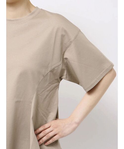 TONAL（トーナル）の「ペプラムフレアデザインTシャツ（Tシャツ/カットソー・レディース・ブラック/オフホワイト/ベージュ・MEDIUM）」の9枚目の写真