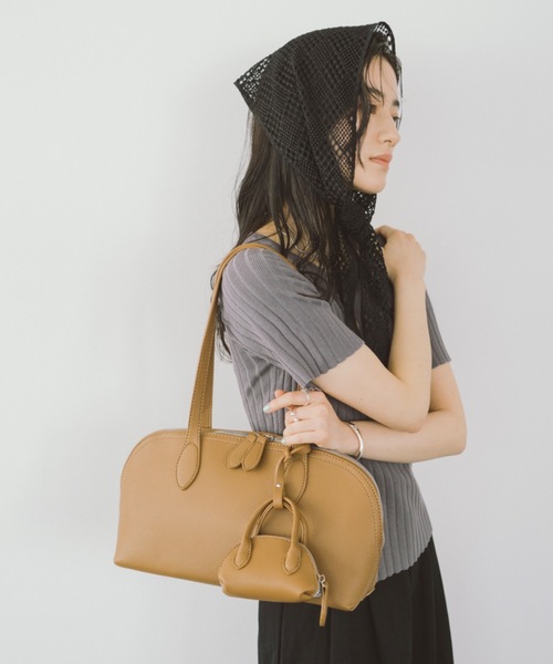 DRWCYS(ドロシーズ)の「ミニバックチャーム付きボストンバック(ハンドバッグ・レディース・ブラウン/ブラック・FREE)」の3枚目の写真