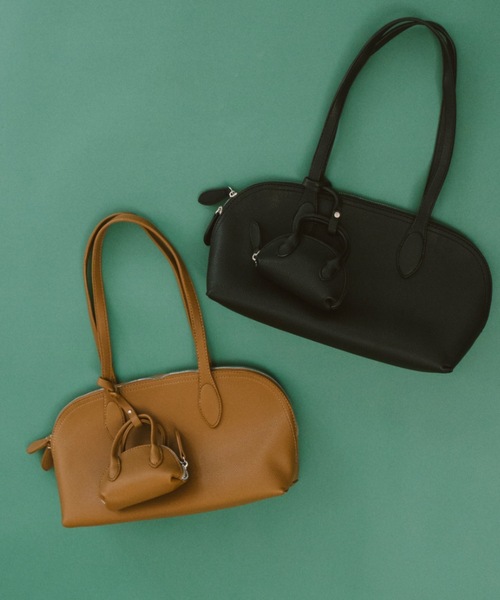 DRWCYS(ドロシーズ)の「ミニバックチャーム付きボストンバック(ハンドバッグ・レディース・ブラウン/ブラック・FREE)」の17枚目の写真