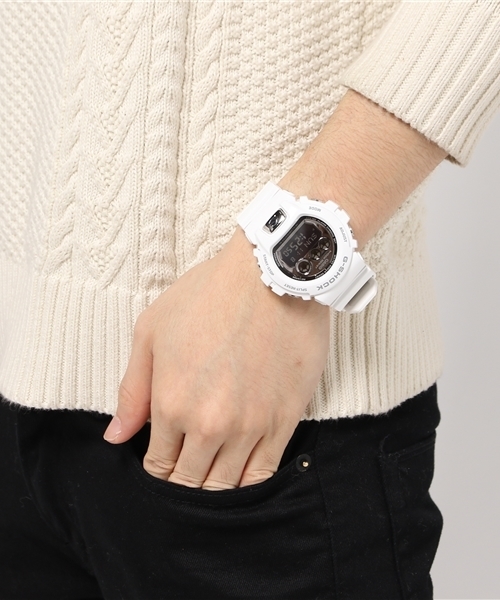 CASIO（カシオ）の「G-SHOCK / GD-X6900FB-1JF/7JF（アナログ腕時計・メンズ・ホワイト/ブラック・ONE SIZE）」の3枚目の写真