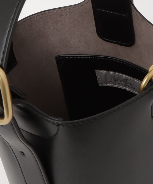 fredy emue（フレディエミュ）の「バックルワンハンドルバッグ（ショルダーバッグ・レディース・ベージュ/ブラック・FREE）」の11枚目の写真